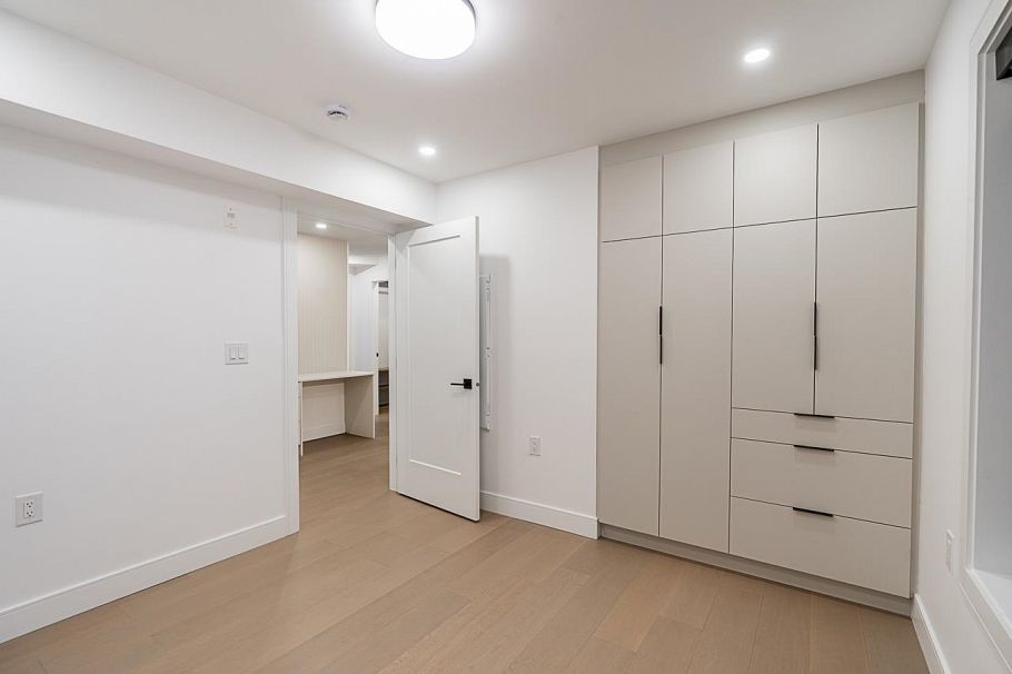 1 2282 E 8th Avenue Vancouver, BC - 15