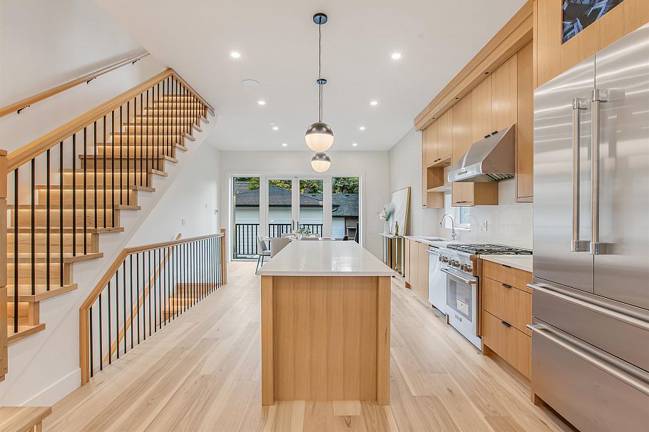 3338 W 14th Avenue Vancouver, BC - 14