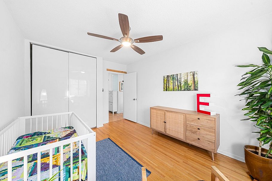 301 3680 Oak Street Vancouver, BC - 3