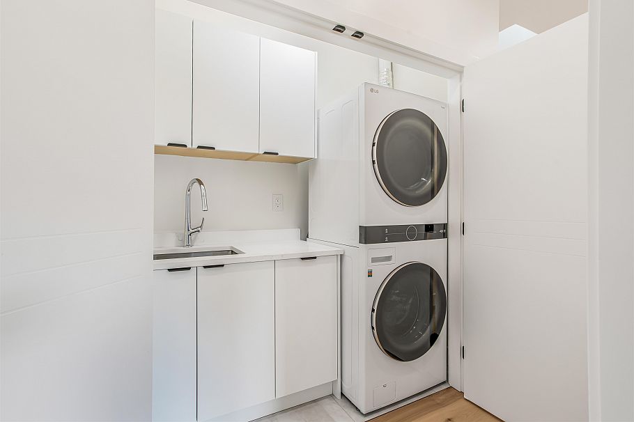 3338 W 14th Avenue Vancouver, BC - 29