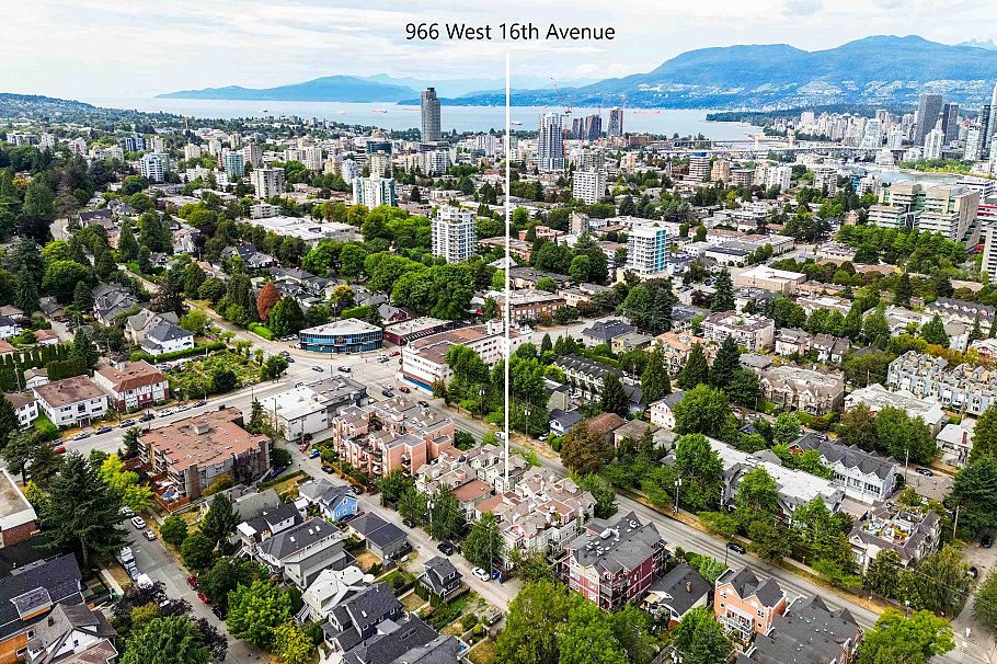 966 W 16th Avenue Vancouver, BC - 33