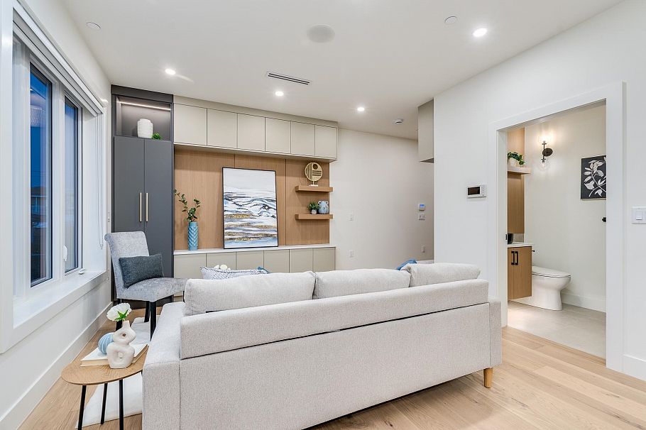 1 2263 E 35th Avenue Vancouver, BC - 6