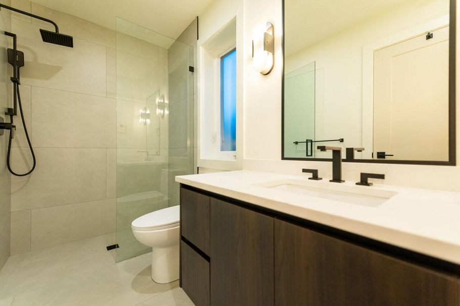 2 773 E 61st Avenue Vancouver, BC - 8