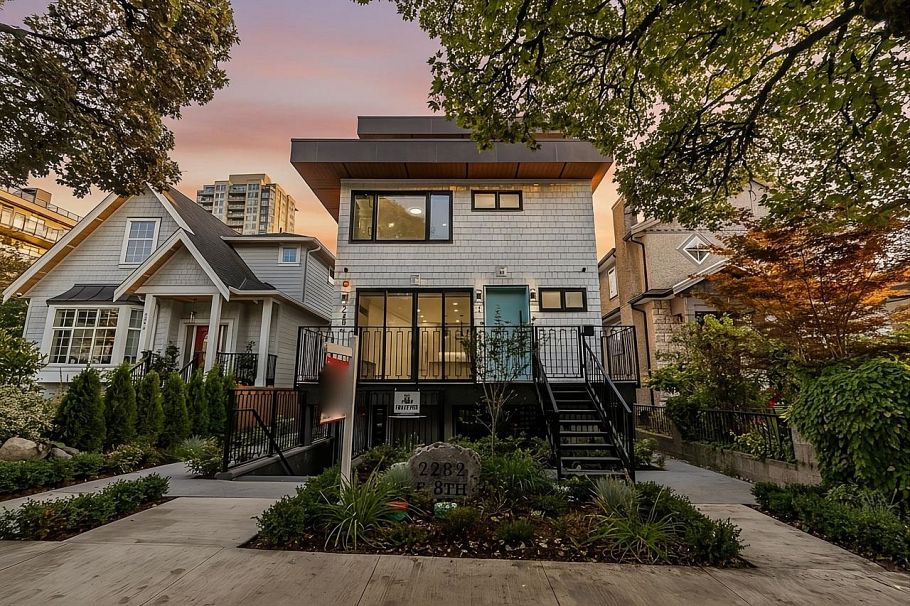 1 2282 E 8th Avenue Vancouver, BC - 34