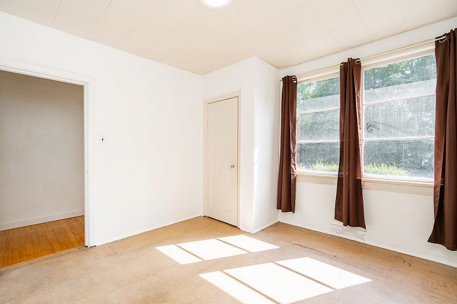 2212 Old Dollarton Road North Vancouver, BC - 16