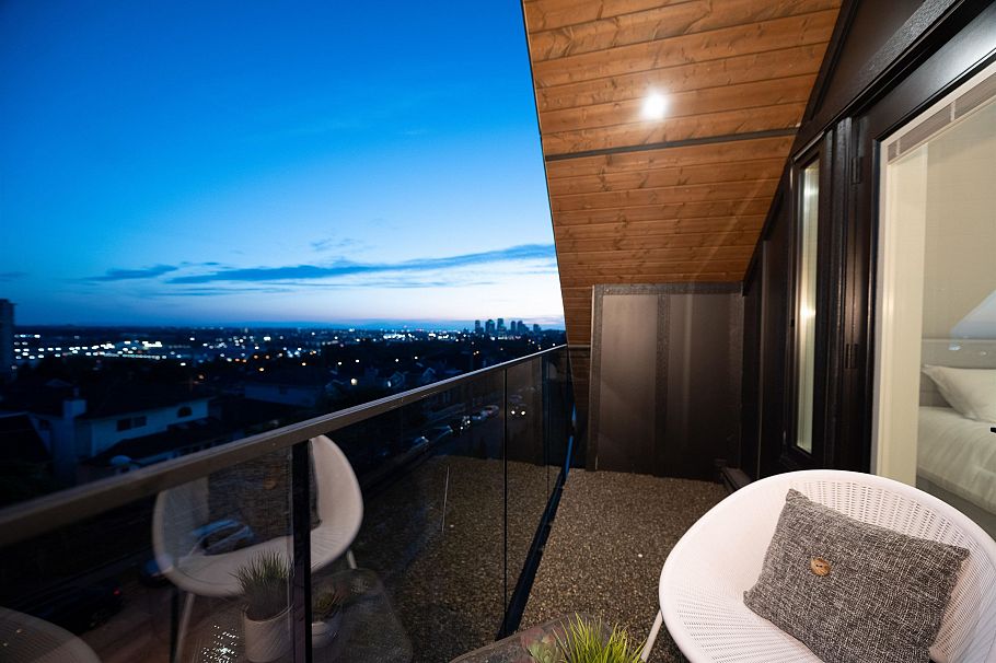 1 773 E 61st Avenue Vancouver, BC - 5