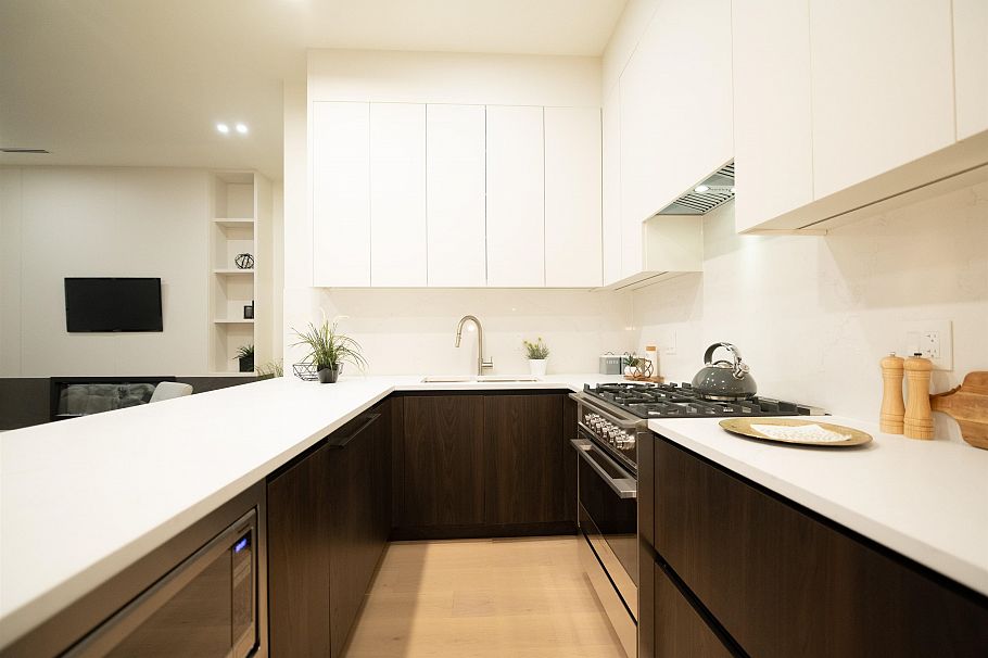 1 773 E 61st Avenue Vancouver, BC - 2