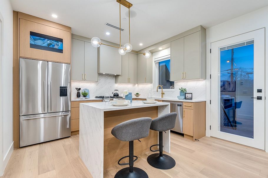 1 2263 E 35th Avenue Vancouver, BC - 8