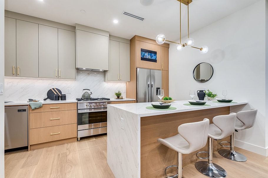 2261 E 35th Avenue Vancouver, BC - 12