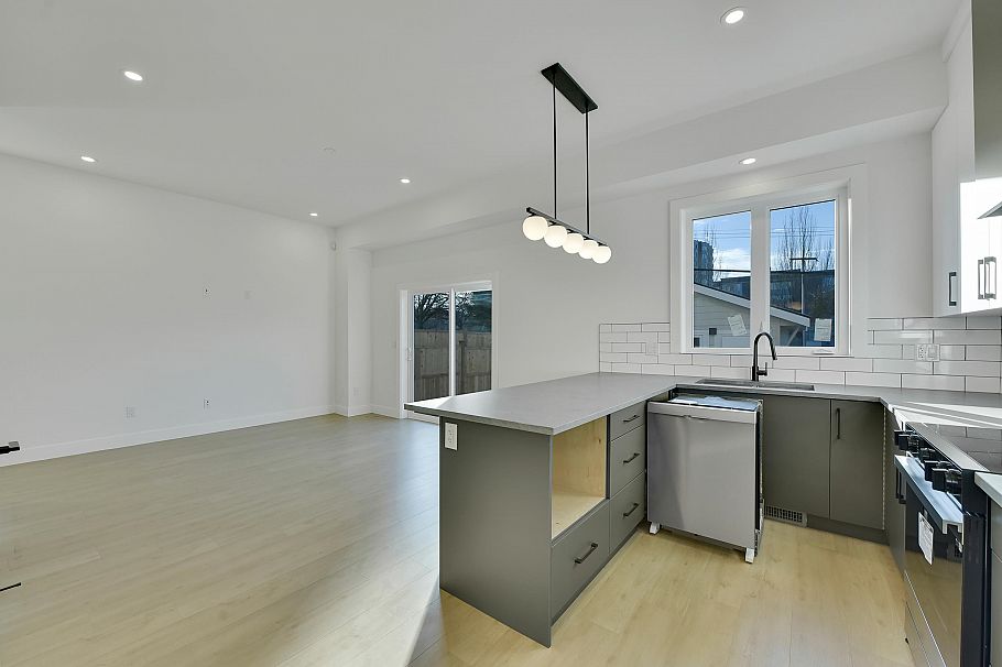 1 1436 E 1st Avenue Vancouver, BC - 11