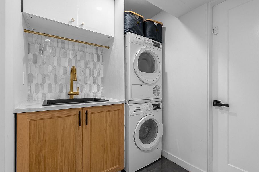 1835 Arborlynn Drive North Vancouver, BC - 28