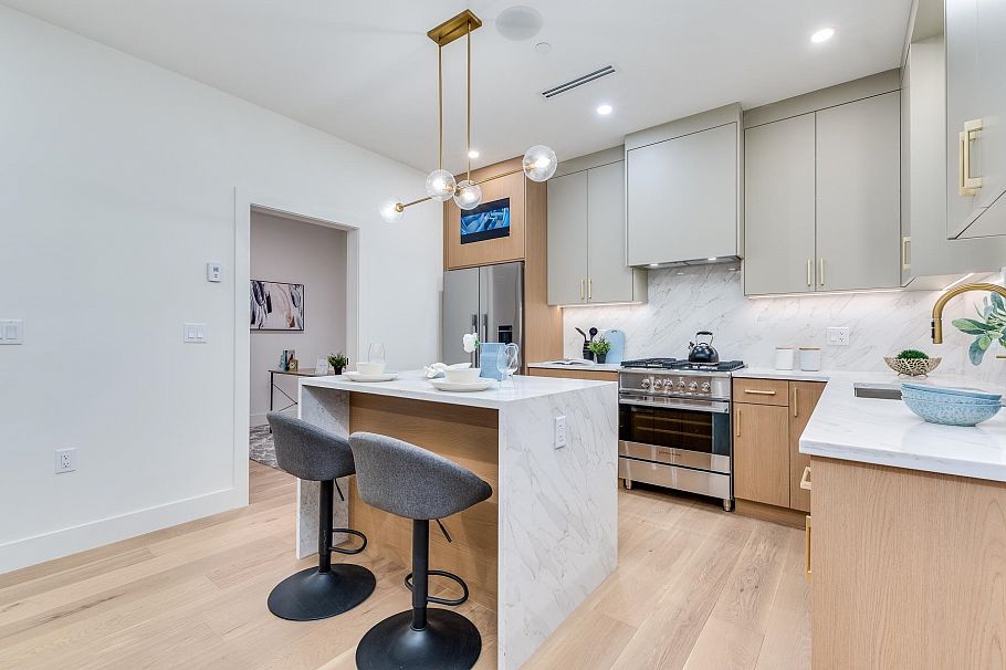 1 2263 E 35th Avenue Vancouver, BC - 7