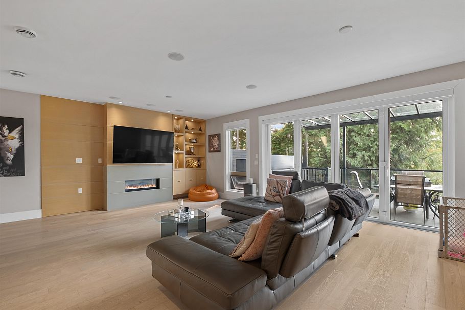 1033 Prospect Avenue North Vancouver, BC - 4