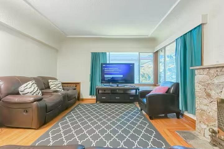 2134 W 53rd Avenue Vancouver, BC - 3