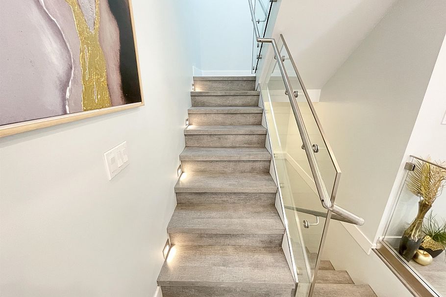 2460 E 19th Avenue Vancouver, BC - 35