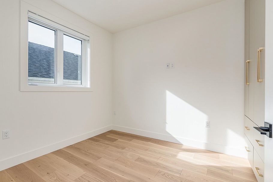 2261 E 35th Avenue Vancouver, BC - 30