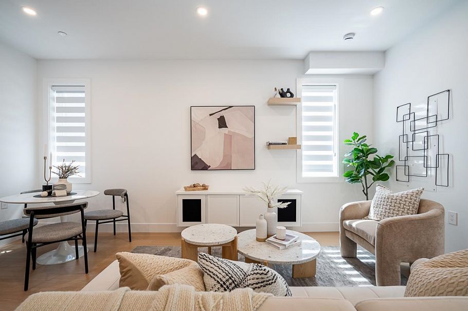 2103 E 33 Avenue Vancouver, BC - 5