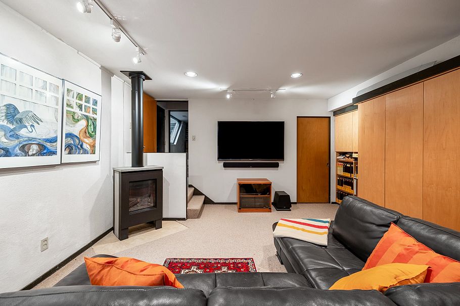 6821 Laurel Street Vancouver, BC - 29