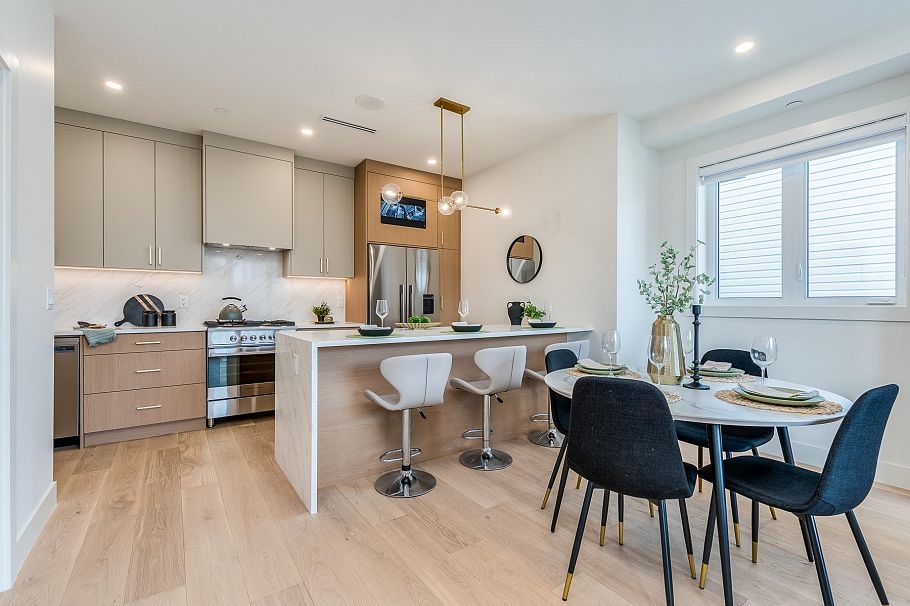 2261 E 35th Avenue Vancouver, BC - 11