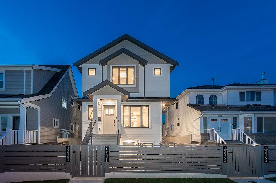 2261 E 35th Avenue Vancouver, BC - 1