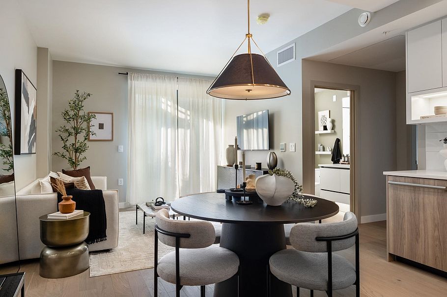 202 8398 Oak Street Vancouver, BC - 2