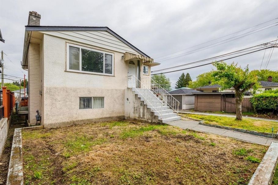 3687 E 26th Avenue Vancouver, BC - 16