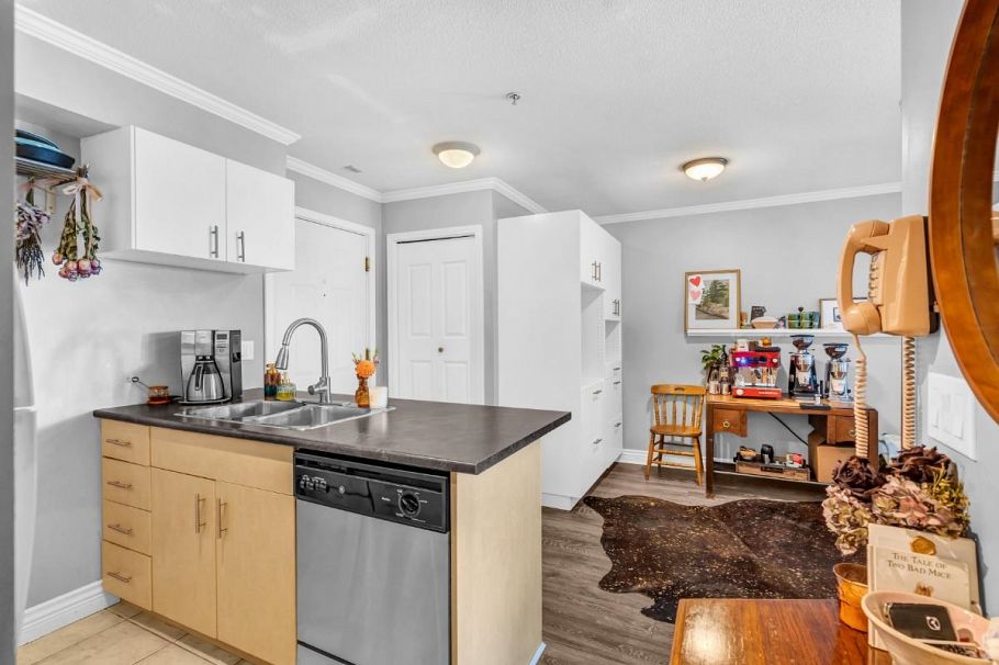 203 1617 Grant Street Vancouver, BC - 15