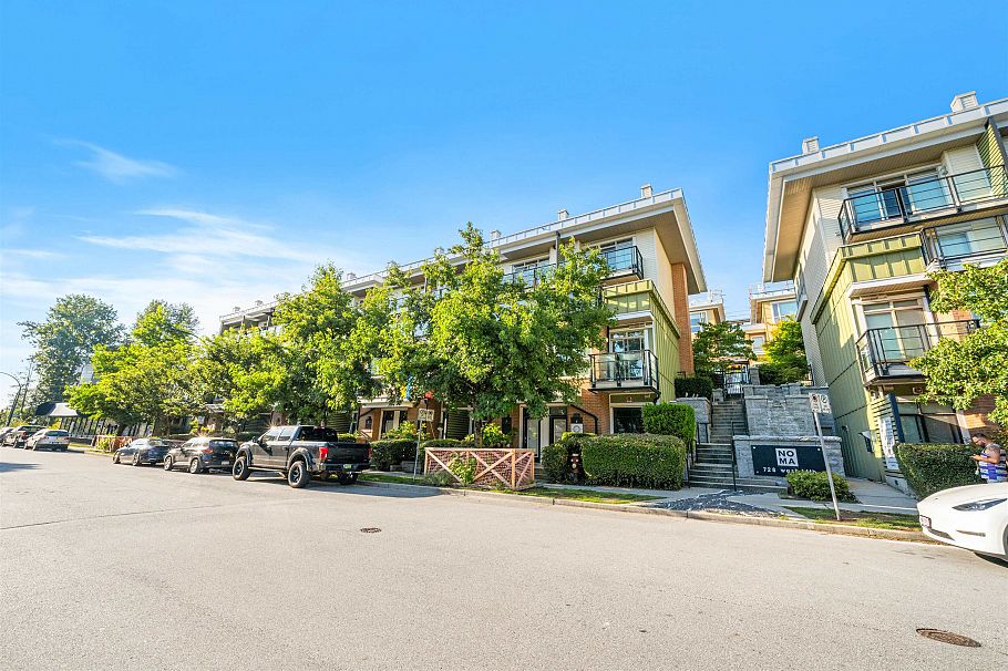 78 728 W 14th Street North Vancouver, BC - 19