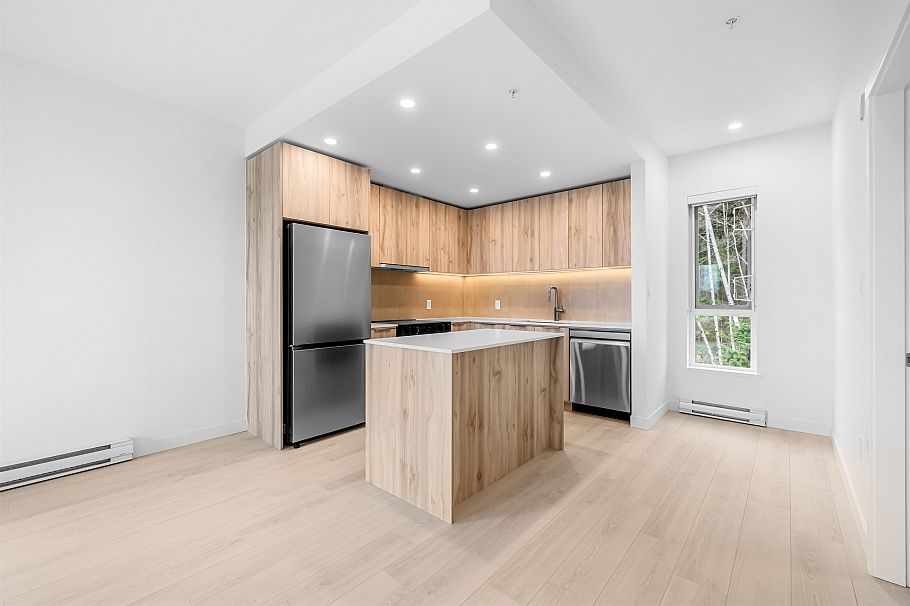 408 3596 Malsum Drive North Vancouver, BC - 6