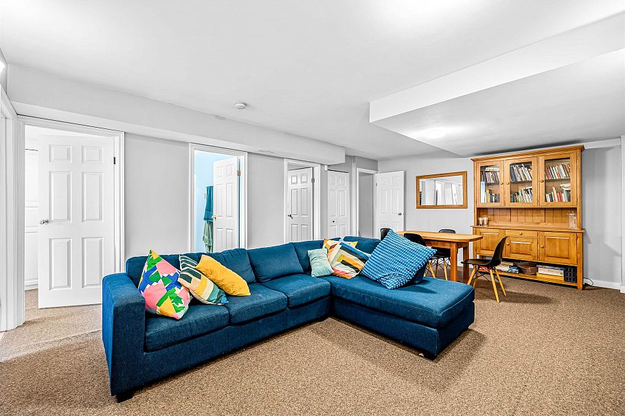 5709 Owl Court North Vancouver, BC - 16