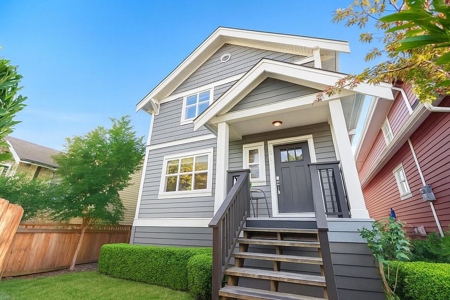 938 E 20th Avenue Vancouver, BC - 2