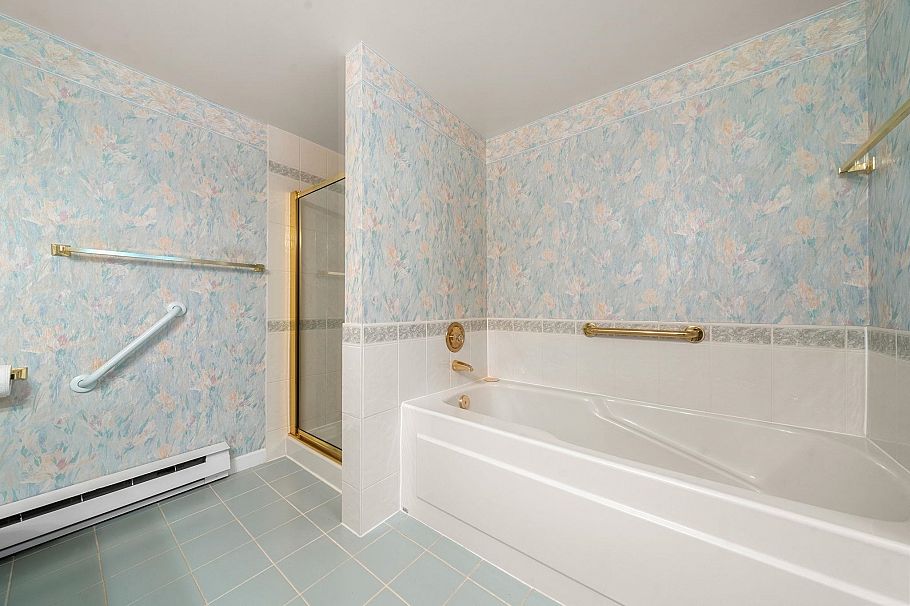 13 2425 Edgemont Boulevard North Vancouver, BC - 32