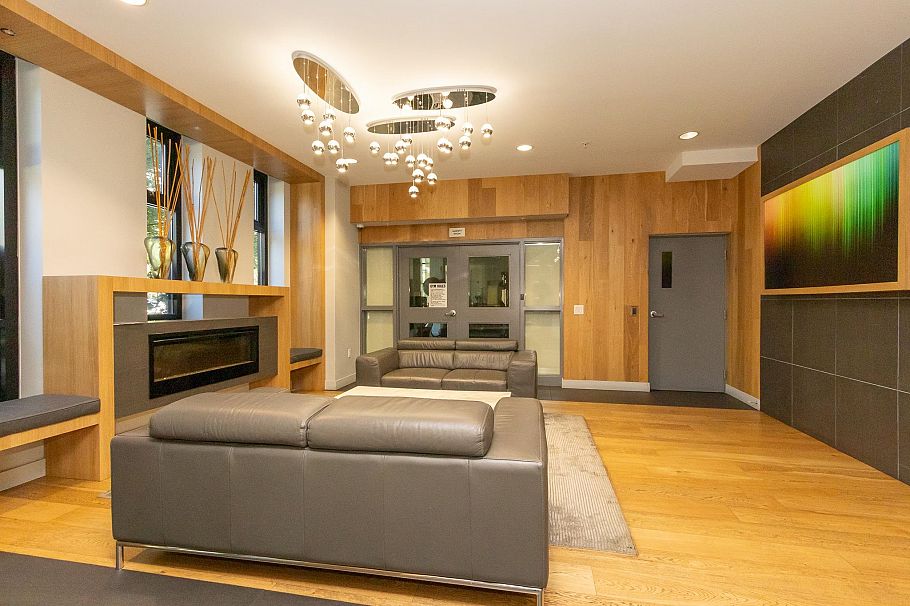 310 733 W 14th Street North Vancouver, BC - 15