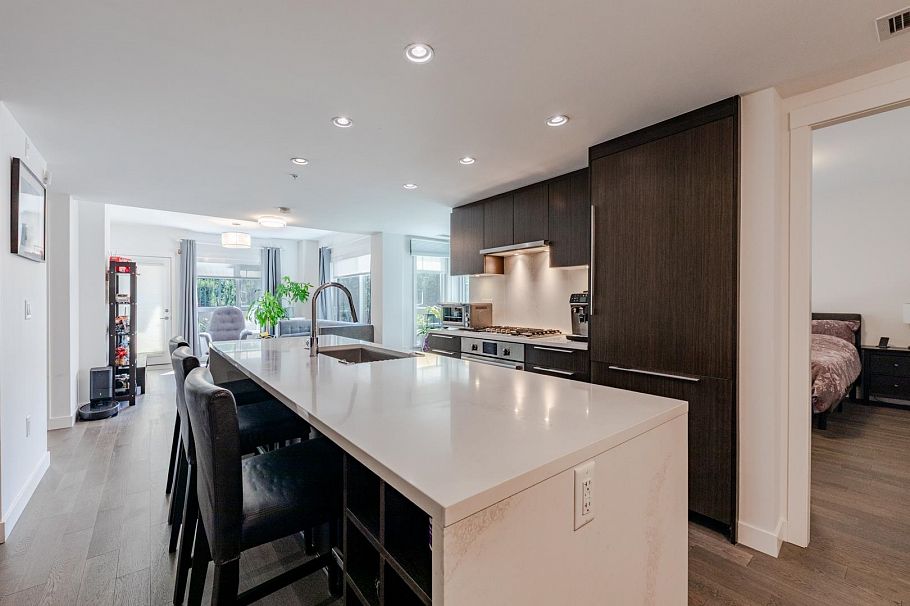 104 7828 Granville Street Vancouver, BC - 7