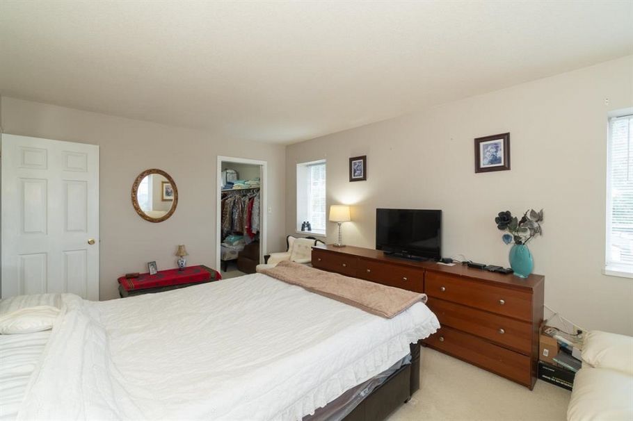 100 E Kensington Road North Vancouver, BC - 17