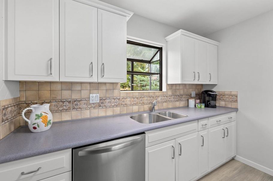 19 220 E 4th Street North Vancouver, BC - 13