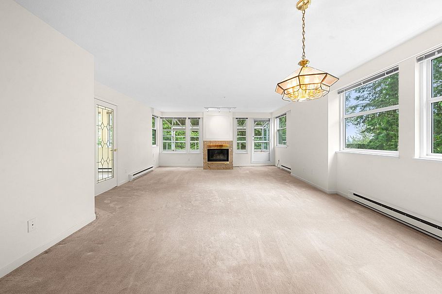 13 2425 Edgemont Boulevard North Vancouver, BC - 3