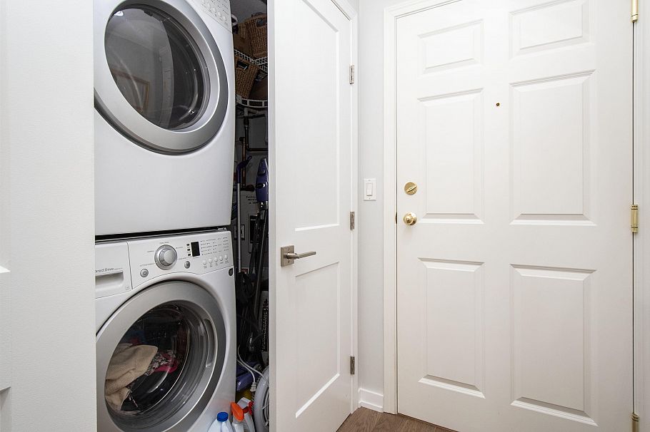 104 128 W 8th Street North Vancouver, BC - 23