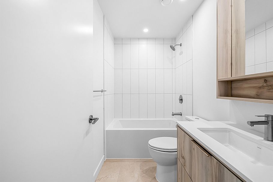 408 3596 Malsum Drive North Vancouver, BC - 23