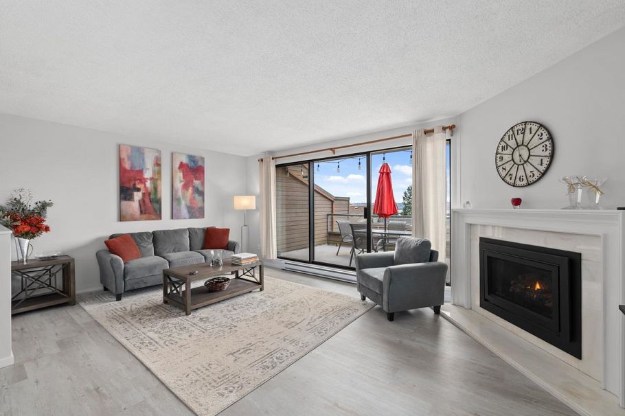 19 220 E 4th Street North Vancouver, BC - 5