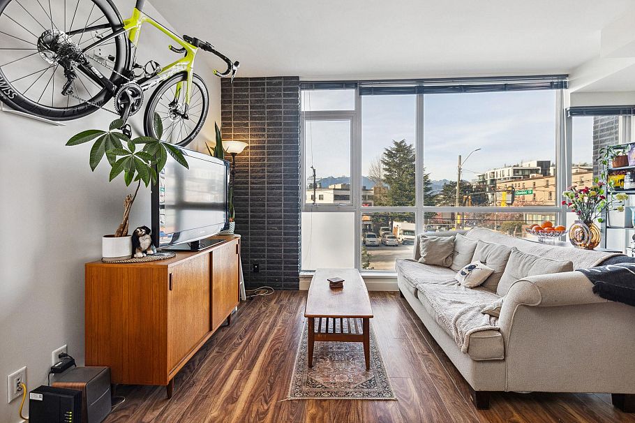 213 2511 Quebec Street Vancouver, BC - 3