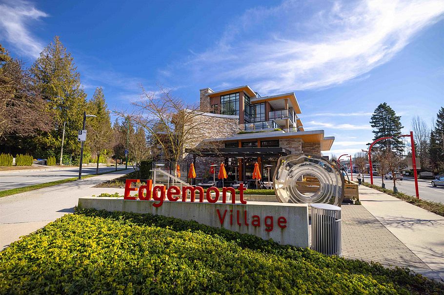 5709 Owl Court North Vancouver, BC - 24