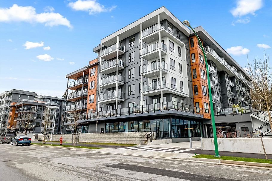 408 3596 Malsum Drive North Vancouver, BC - 1