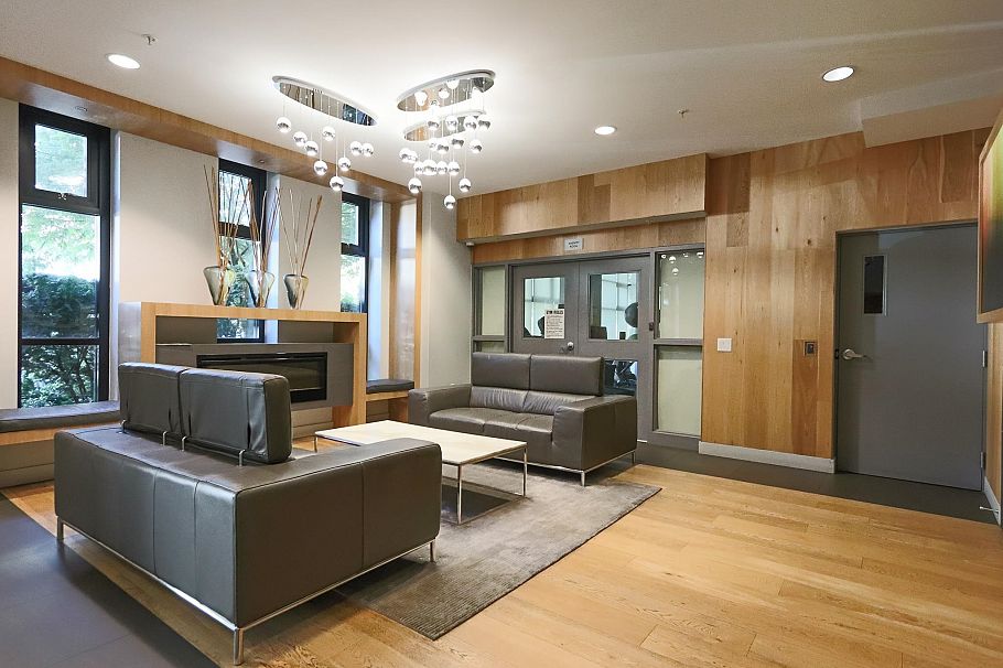 310 733 W 14th Street North Vancouver, BC - 18