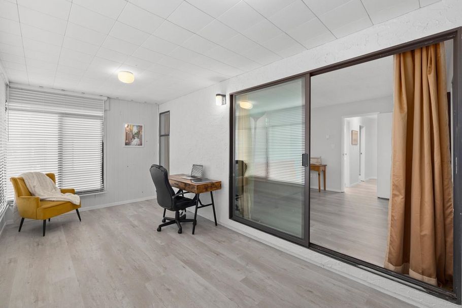 19 220 E 4th Street North Vancouver, BC - 20