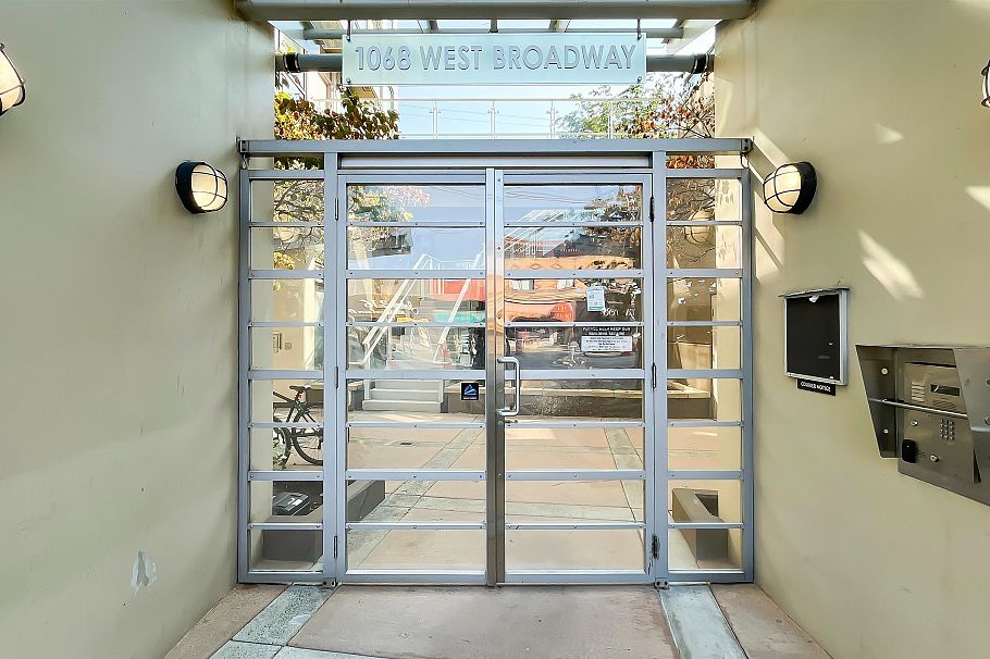 1106 1068 W Broadway Vancouver, BC - 22