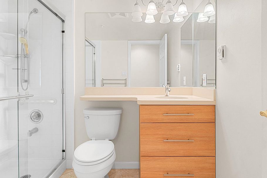 13 2425 Edgemont Boulevard North Vancouver, BC - 35