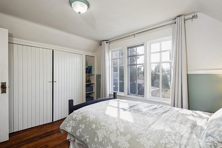 341 W 22nd Street North Vancouver, BC - 25