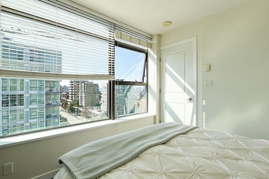 1106 1068 W Broadway Vancouver, BC - 13