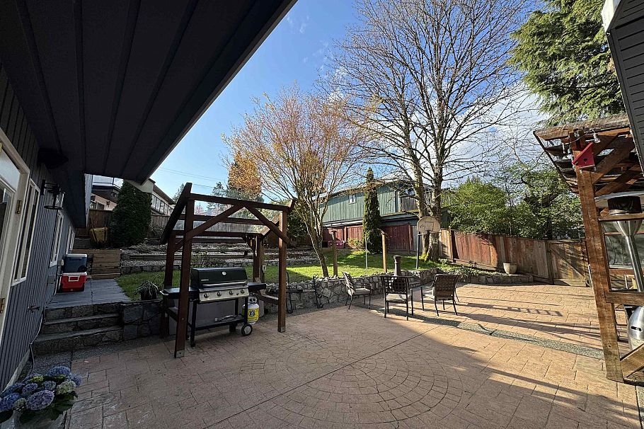 4164 Fairway Place North Vancouver, BC - 24